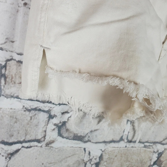 Free People Runaway Slouch Cutoffs Button Fly Cream Denim Size 24 Festival - Picture 9 of 16